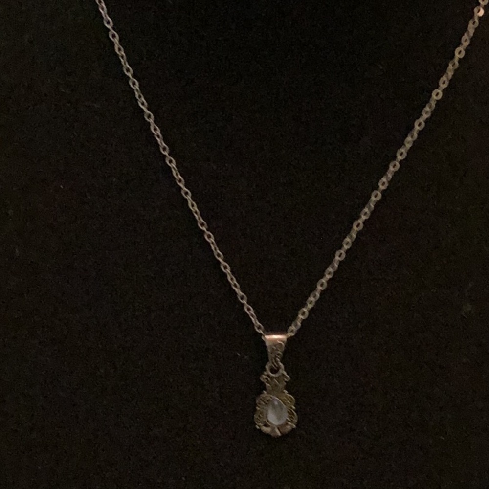 🦋New Gorgeous Stone Pendant Necklace Sparkles & Shines So Much FUN to Wear 🦋 - Picture 8 of 10